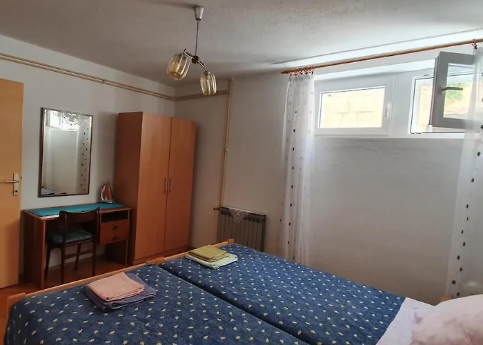 Juric - 4 An For 3 In The Center